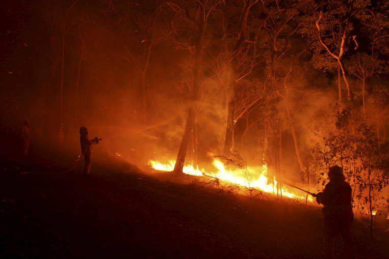A large back burning operation was carried out overnight Sunday to protect Bilpin and Mountain Lagoon as fire conditions deteriorate. Photo: NICK MOIR