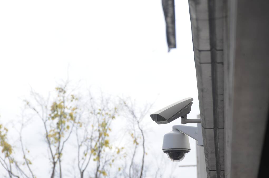 CCTV cameras in Macquarie Street, Dubbo.