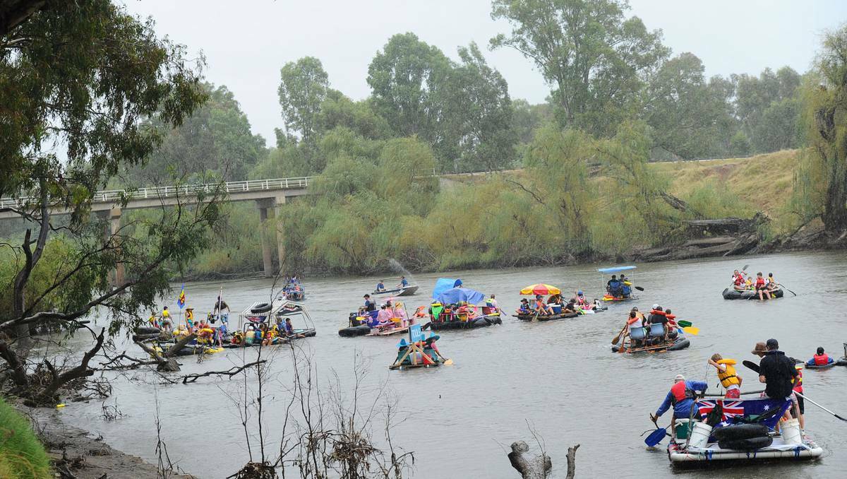FEBRUARY: Hundreds of gumis - rafts made from inflated inner tubes - race to Wagga Beach every February.