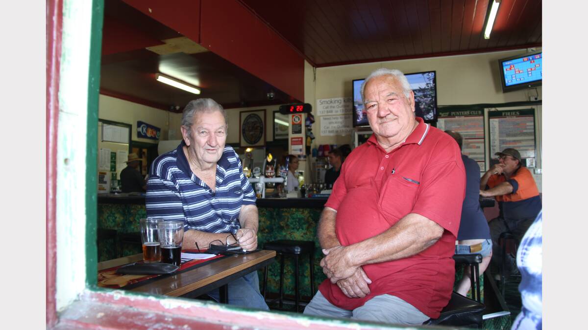 Ken Taylor and Jack Collard. Photo: Wellington Times. 