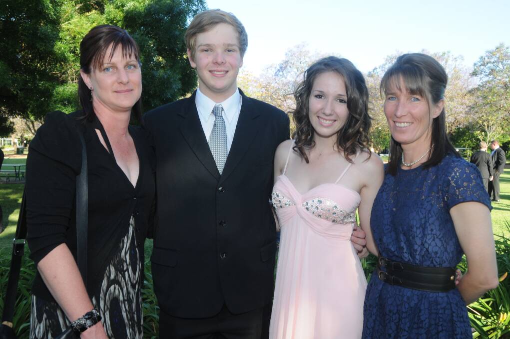 Shelley and Joshua Moody with Taneille and Liz McGaw
