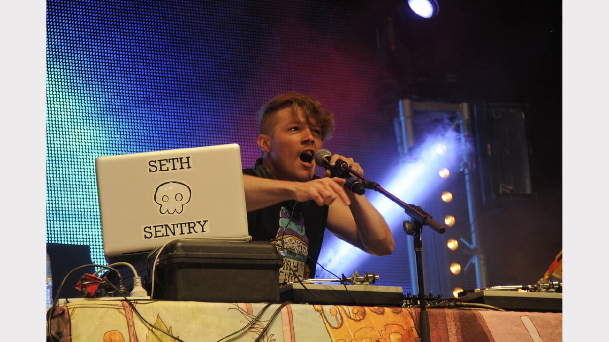 Seth Sentry live on stage at Triple J's ONE NIGHT STAND Dubbo Showground Photos Amy McIntyre and Belinda Soole