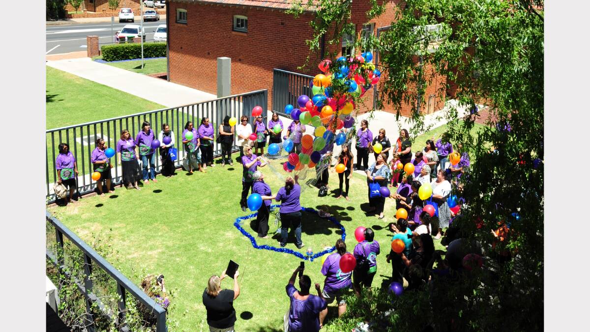 Releasing  balloons at the conclusion of the Central West and Murdi Paaki Aboriginal Women's Gathering.