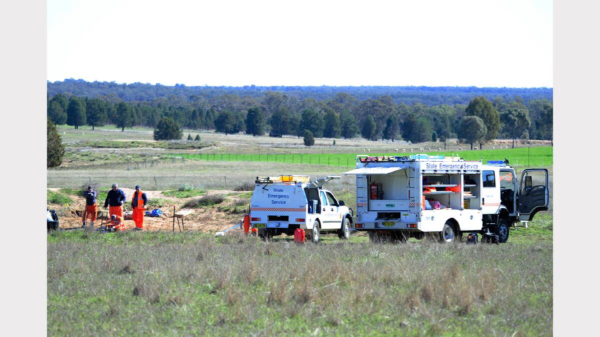 Police and SES search a Sappa Bulga property in relation to the disappearance of Dubbo man Alois Rez. Photo: BELINDA SOOLE