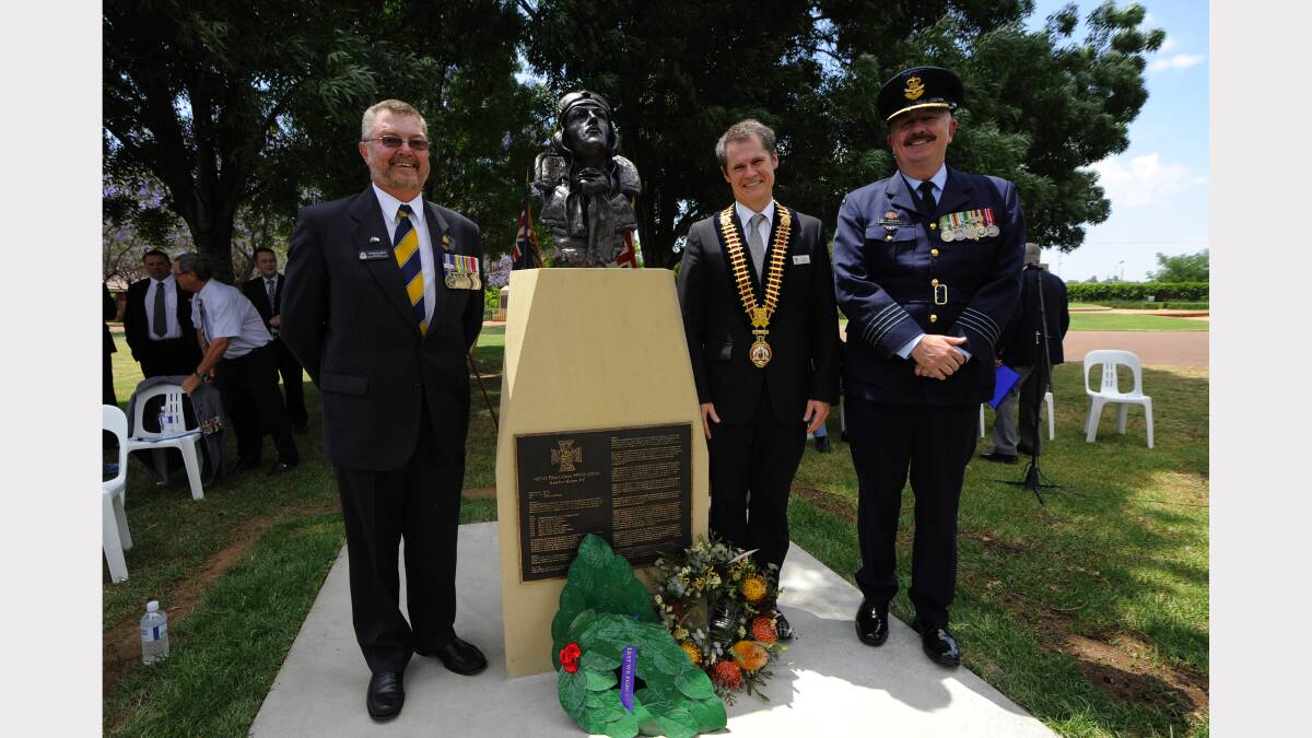 A Ceremony was held in Victoria Park Dubbo to celebrate the unveiling of the bust of Victoria Cross recipient Rawdon Hume Middleton Photo Belinda Soole