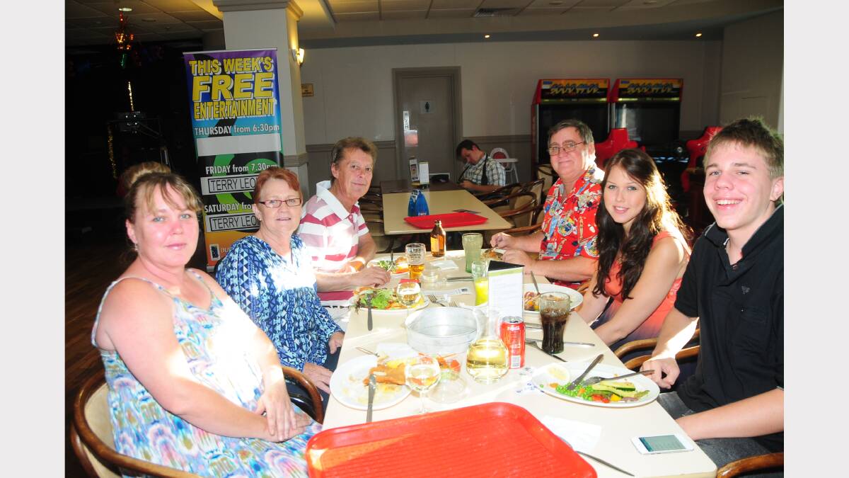 Nicole Sunderland, Julie James, Lee James, Dan O'Leary, Leena Sunderland and Sam Sunderland at Dubbo RSL Club Resort.