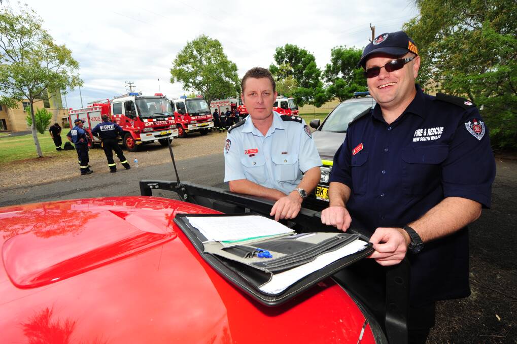 Regional West zone commander Greg Lewis and duty commander Gary Barber will head a 40-strong crew from the Orana region that will assist at the Blue Mountains. Photo: BELINDA SOOLE