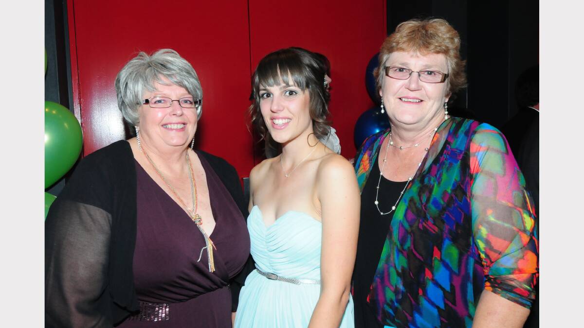 Sharon Barber with Kathryn and Corrie Taylor. Photo: HOLLY GRIFFITHS
