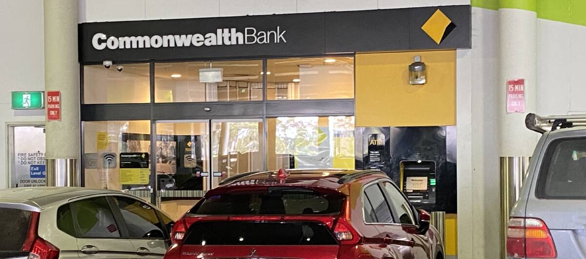 BANK CLOSED: The Commonwealth Bank branch at Orana Mall will close on Friday May 14. Photo: TOM BARBER