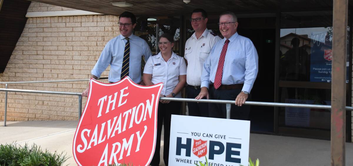 Nationals leader David Littleproud (left) with Member for Parkes Mark Coulton (right) along with Andrea and Daniel Wayman. Picture by Tom Barber