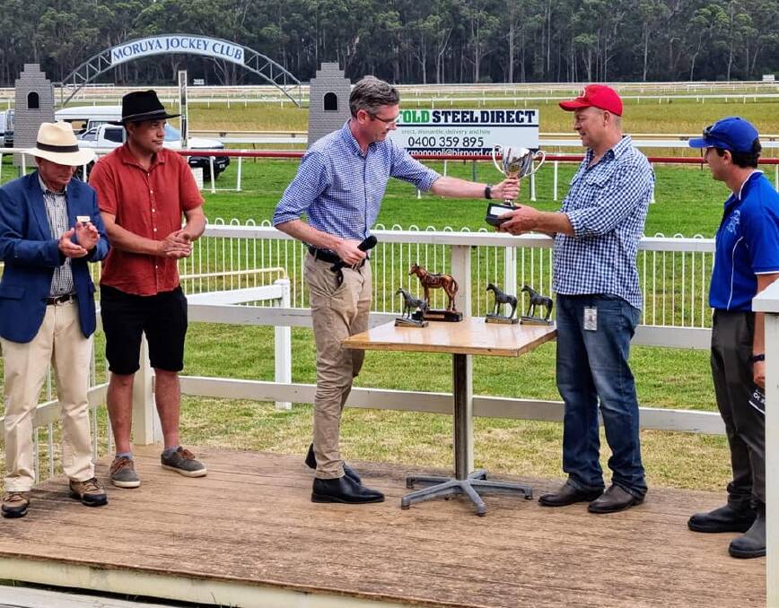 Dom Perrottet presents the Moruya Cup.