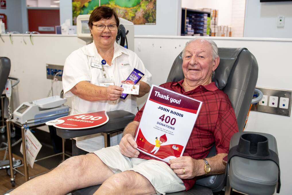 John Rodis donates blood for the 400th time at the Blood Donor Centre in Dubbo. Picture by Belinda Soole