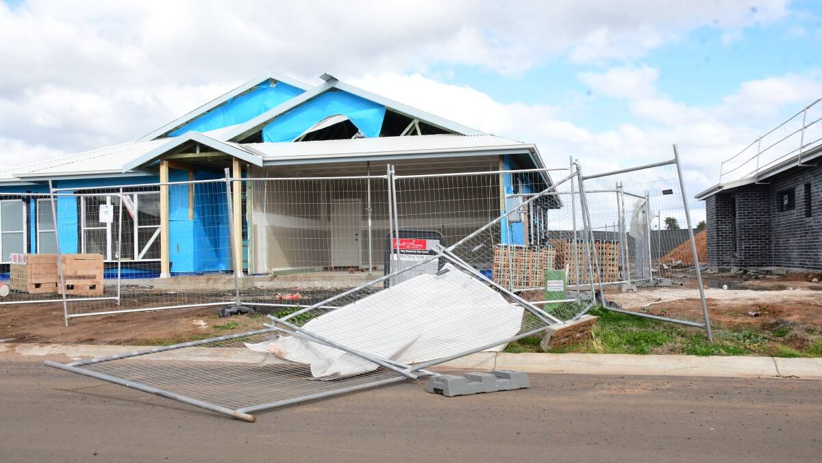 STRONG WIND: A construction site in Southlakes Estate, Dubbo on Friday afternoon. Photo: AMY MCINTYRE