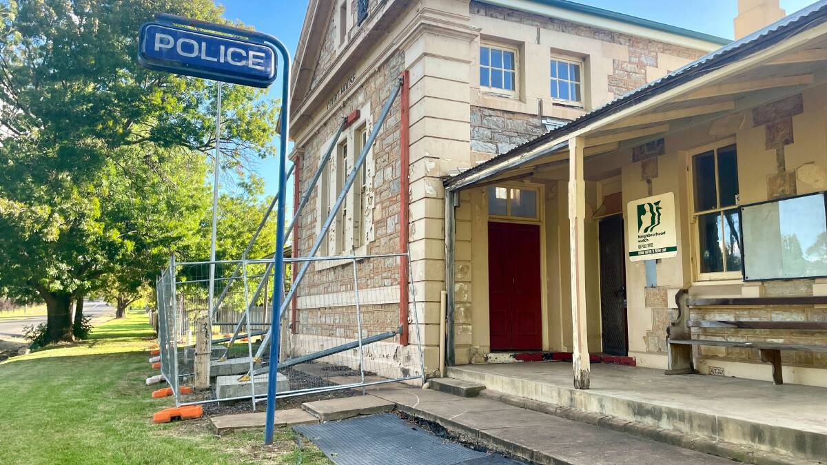 The heritage-listed Molong Court House and police station is vacant due to extensive flood damage compromising the structure of the building. Picture by Emily Gobourg.