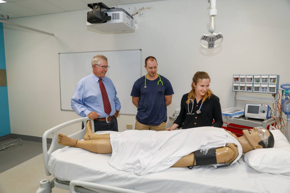 DOCTORS TRAINING AT DUBBO. Parkes MP Mark Coulton with Liam Morrisey and Laura Mattiske, two of the first-year students currently studying their full medical degree in Dubbo at the Sydney University School of Rural Health, funded under the Murray-Darling Medical Schools Network. PICTURE: SUPPLIED 