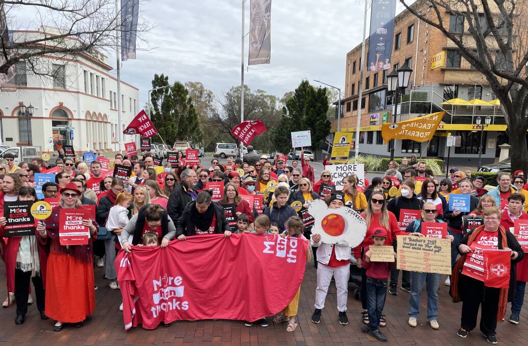 A large crowd of teachers from public and private schools gathered at Dubbo's Rotunda on Thursday, 30 June 2022 to air their grievances. Picture: Elizabeth Frias