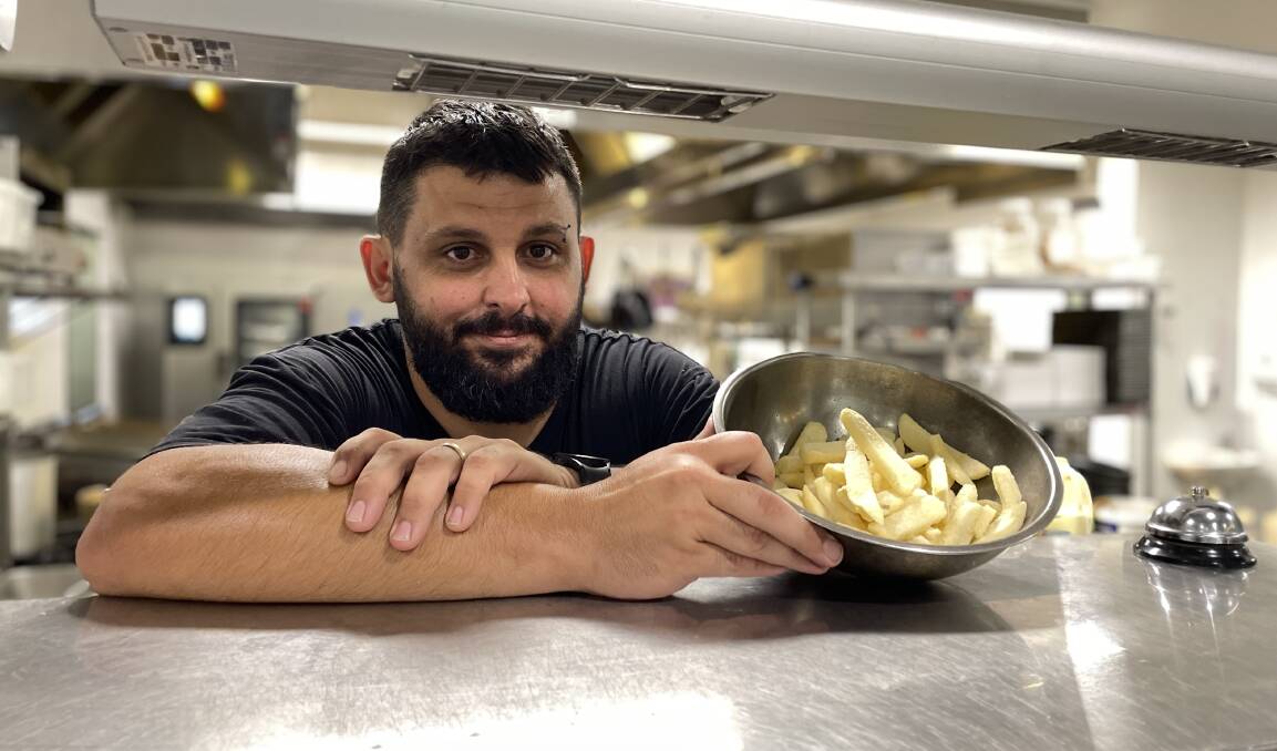 Nathan Sanders, head chef at Dubbo's Pastoral Hotel. Picture by Bageshri Savyasachi
