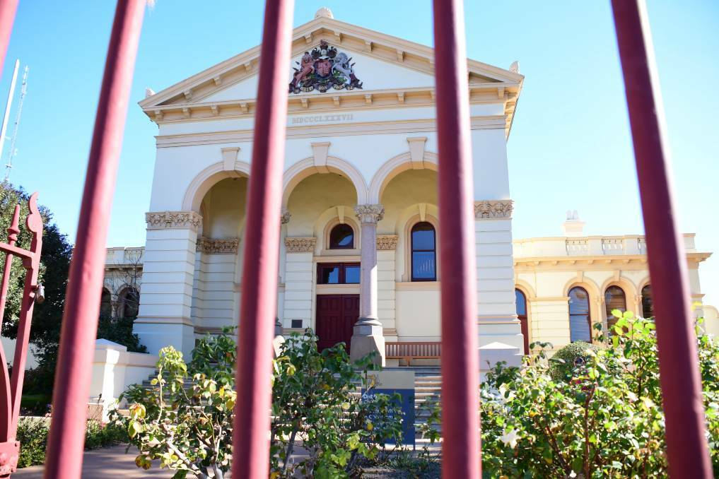 Dubbo woman jailed for sending victim to hospital after choking and punching her. File picture 
