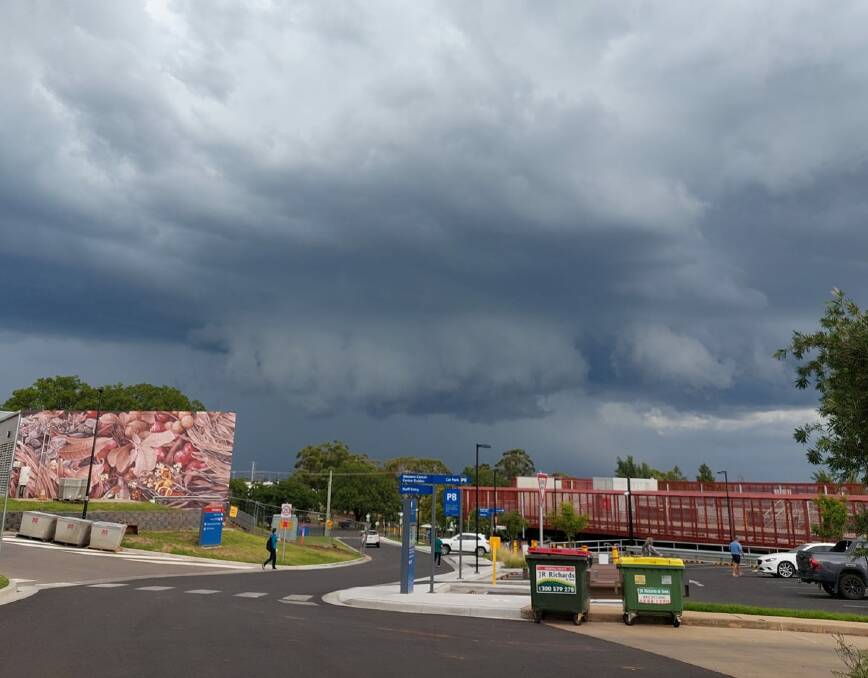 Dark clouds loomed over Dubbo. Picture by Kandy Peter Tilston 