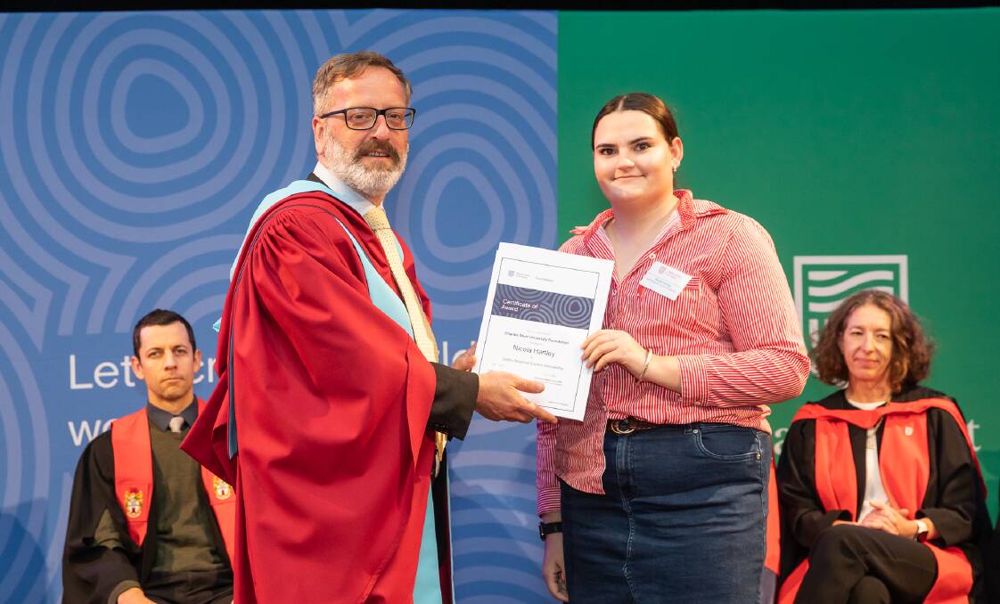 Nicola Hartley receiving the Dubbo Regional Council Scholarship. Picture supplied 