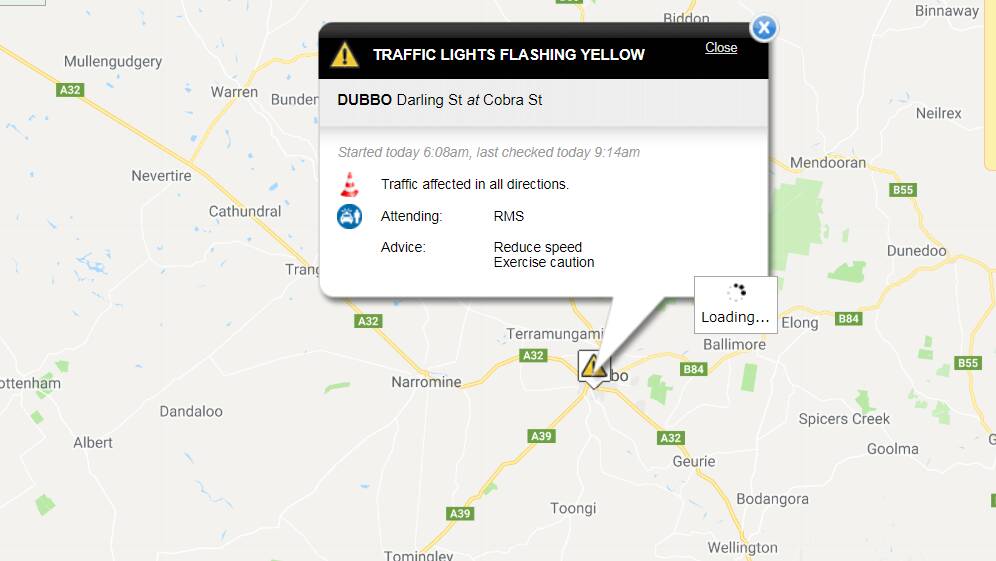 Flashing yellow at Cobra, Darling street intersection in Dubbo