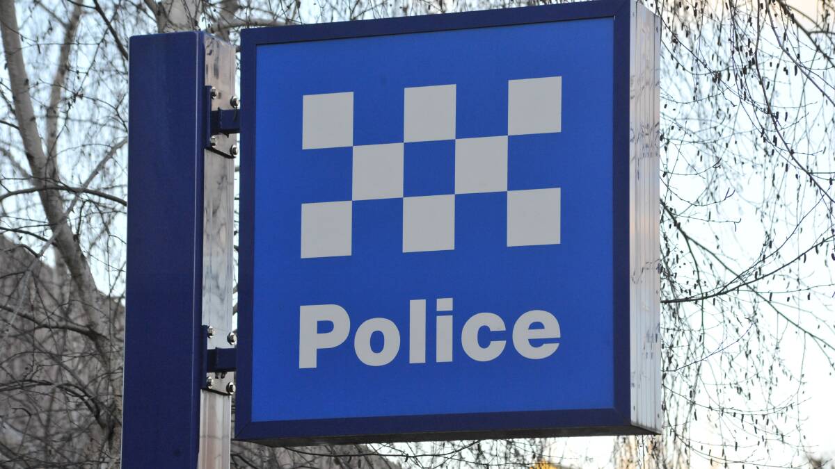 Man arrested after alleged armed robbery, money stolen, at Molong RSL Club