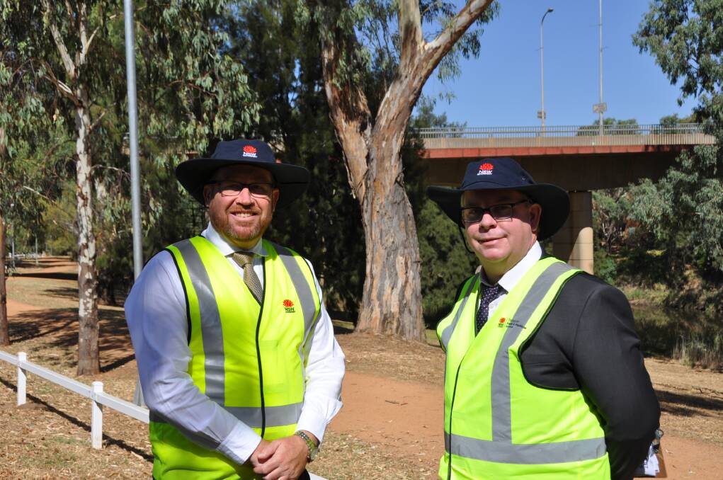 Member for Dubbo Troy Grant with RMS regional director Alistair Lunn at the LH Ford Bridge.