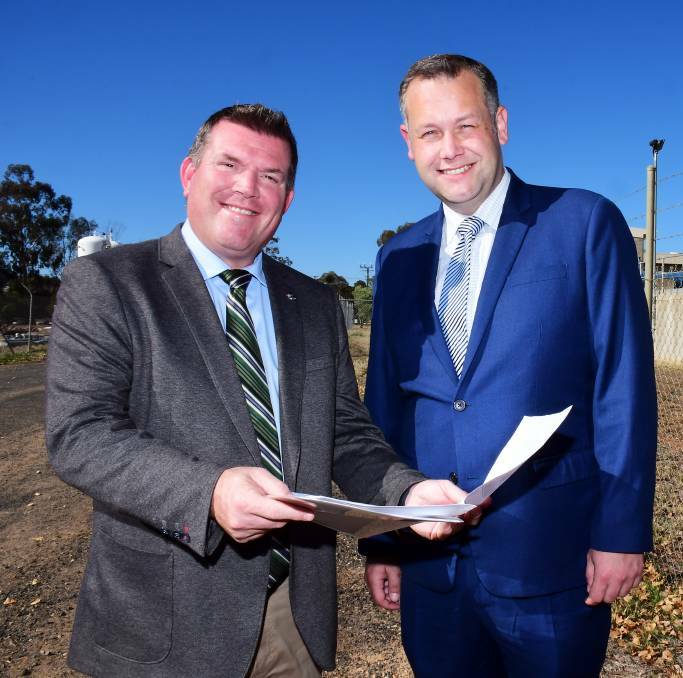 BRIDGE PLANNING BEGINS: State Member for Dubbo Dugald Saunders and Ben Shields agree something needs to be done about traffic congestion in West Dubbo. Photo: BELINDA SOOLE