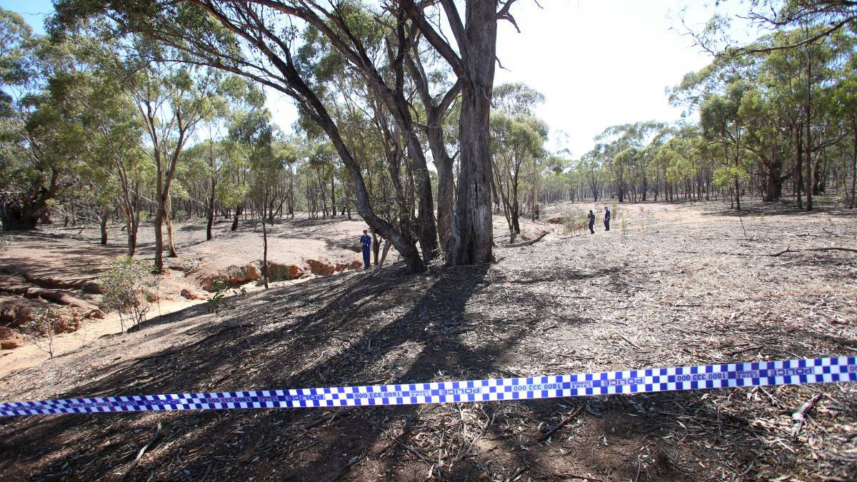 Police at the Kangaroo Flat site where Samantha Kelly's body was found.