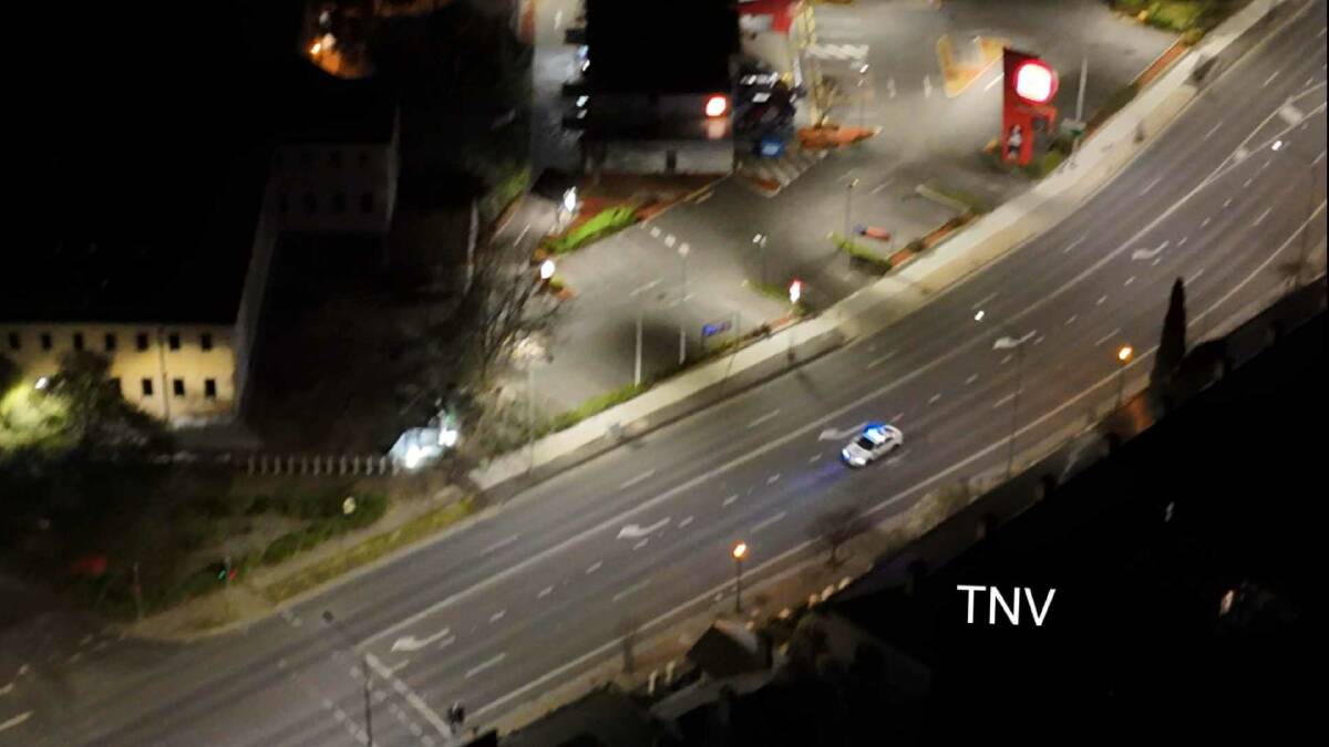 A police car in pursuit on September 14. Picture by Troy Pearson/TNV