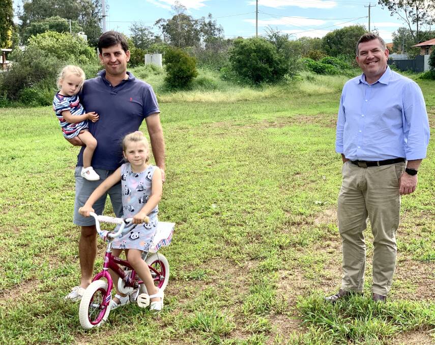 SUPPORT: Member for the Dubbo electorate Dugald Saunders with Brocklehurst resident Tim Quayle and his daughters Leila and Helena. Photo: CONTRIBUTED.