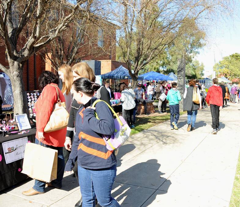 LOCAL ART: The Western Plains Cultural Centre Twilight Handmade Markets in previous years experienced great success. Photo: FILES. 