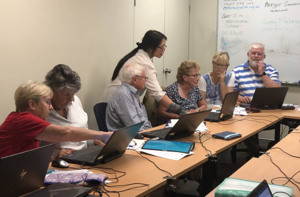 TECH SAVVY: More than 300 seniors across the Orana region have attending the Tech Savvy Seniors course. Photo: CONTRIBUTED. 