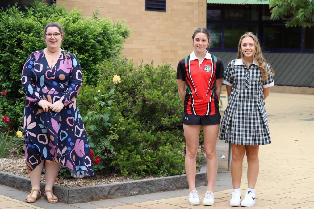 Dubbo College Delroy Campus Visual Arts Teacher Jessica Sinclair with finalists Matilda Backus and Brielle Lord. (Absent: Maddy Newstead). Photo: CONTRIBUTED