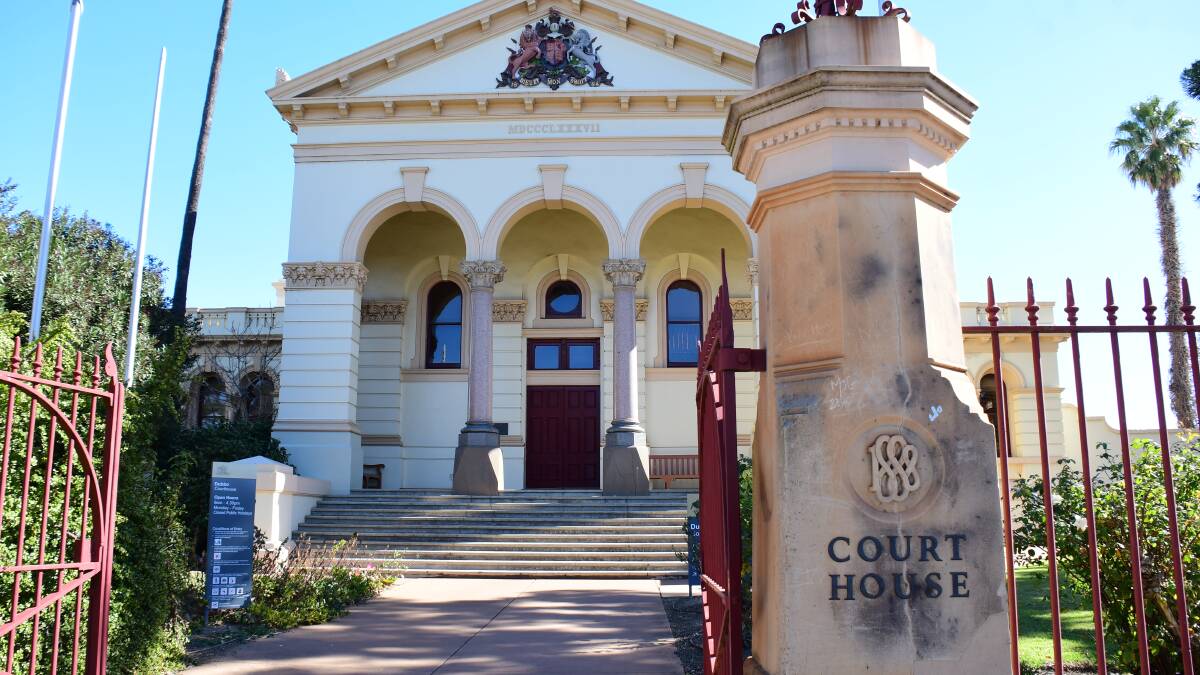After exposing his penis, Dubbo man tells young woman they can have secret relationship