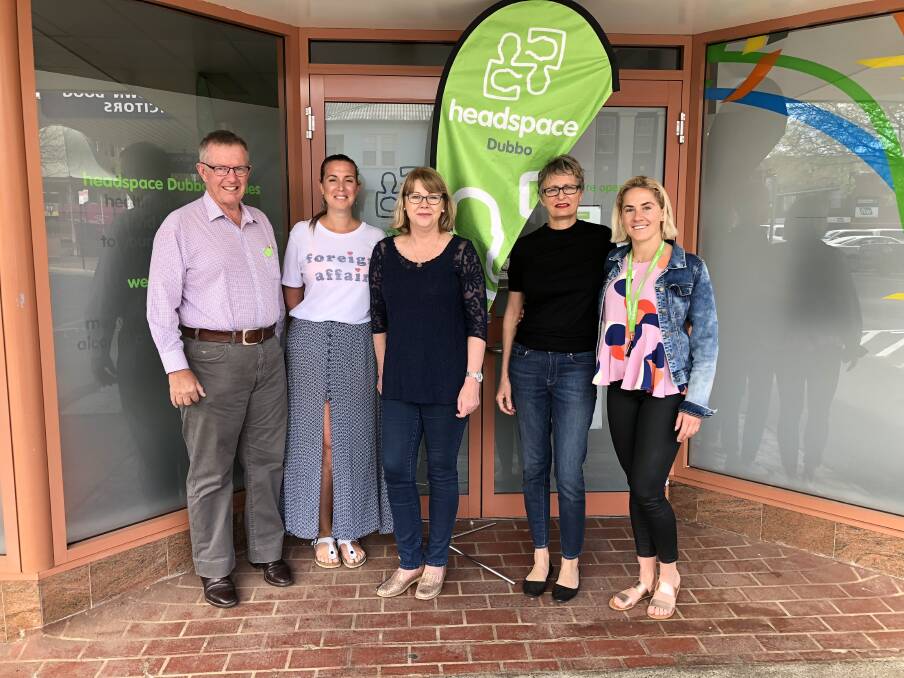 Mark Coulton with the Dubbo headspace team
