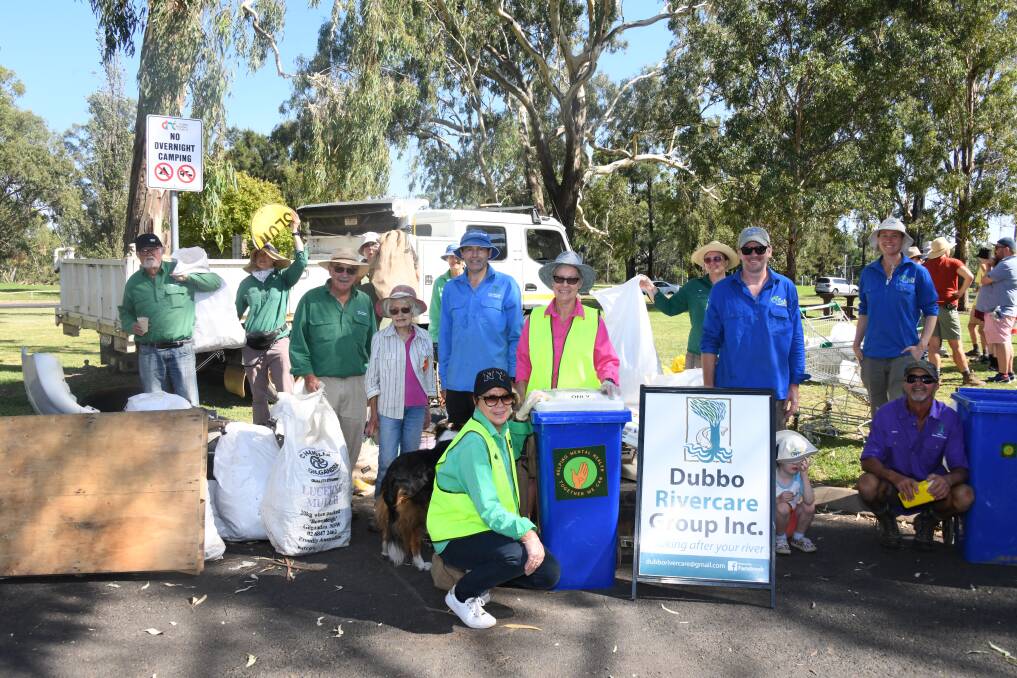 Dubbo RiverCare Group with some of their Clean Up Australia Day 2023 haul on the banks of the Macquarie River. Picture by Amy McIntyre