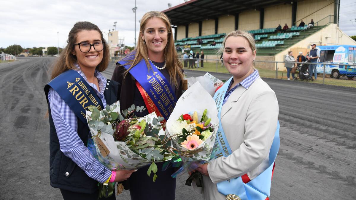 2023 Rural Achiever Courtney Knaggs, with 2023 Young Woman Savannah Dimmock and runner-up Rebecca Hale at the 2023 Dubbo Show. Picture by Amy McIntyre