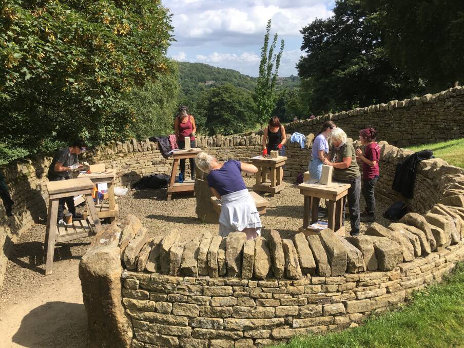 Stone carving and dry stone walling | Pictures
