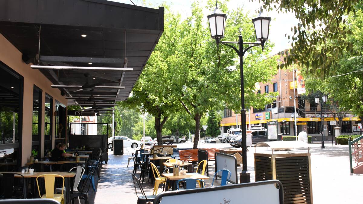 DRIVING TRAFFIC: Dubbo Regional Council is hoping a new outdoor dining plan will bring more people to the CBD. Photo: BELINDA SOOLE