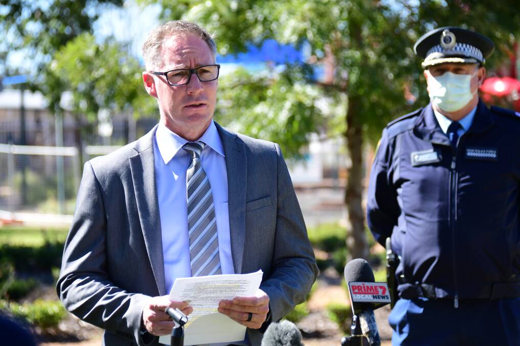 CASES RISE: Western NSW LHD Chief Executive Scott McLachlan addresses media in Dubbo on Monday, with Western Region Commander, Assistant Commissioner Geoff McKechnie. Photo: BELINDA SOOLE