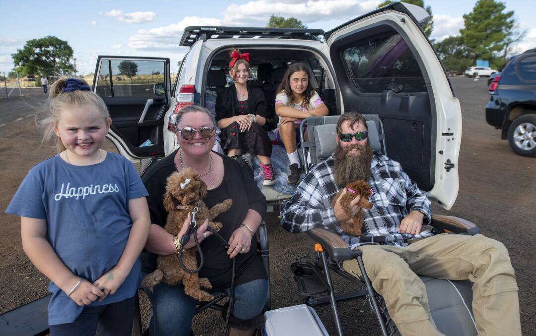 Aylah Baker, Alison Baker, Peter Carmichael, and (back) Willow Baker with Takoda Wipaki travelled from Bathurst for the last night of the Dubbo Westview Drive-In. Picture: BELINDA SOOLE
