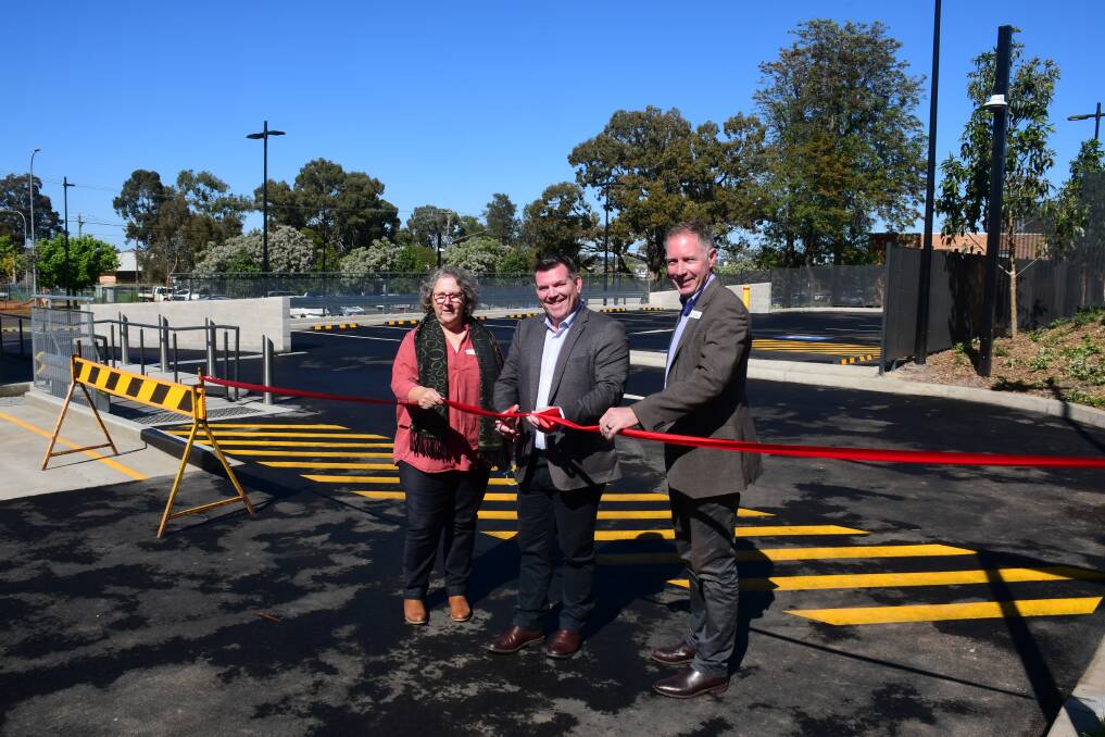 HOSPITAL PARKING: Dubbo Hospital General Manager Debbie Bickerton, Dubbo MP Dugald Saunders and Western NSW LHD Chief Executive Scott McLachlan cut the ribbon to the new car park on Monday morning. Photo: BELINDA SOOLE