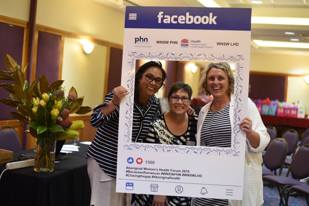 Collaborating on Health: Kim Whiteley, with Kellyanne Johnson and Megan Smith at the inugural Aboriginal Women’s Health Forum in Dubbo. Photo: Belinda Soole. 