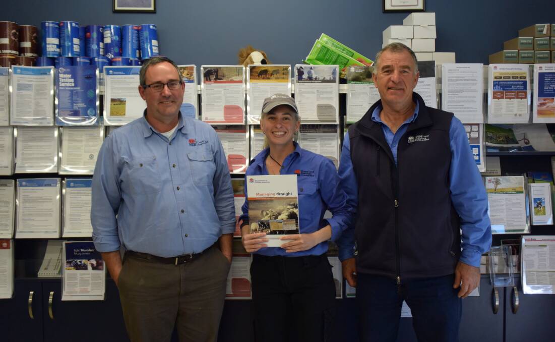 Expert advice: Central West Local Land Services Senior Bio-Security Officer Rhett Robinson, district veterinarian Evelyn Walker and biosecurity support officer Jason Gavenlock. Photo: Taylor Jurd. 
