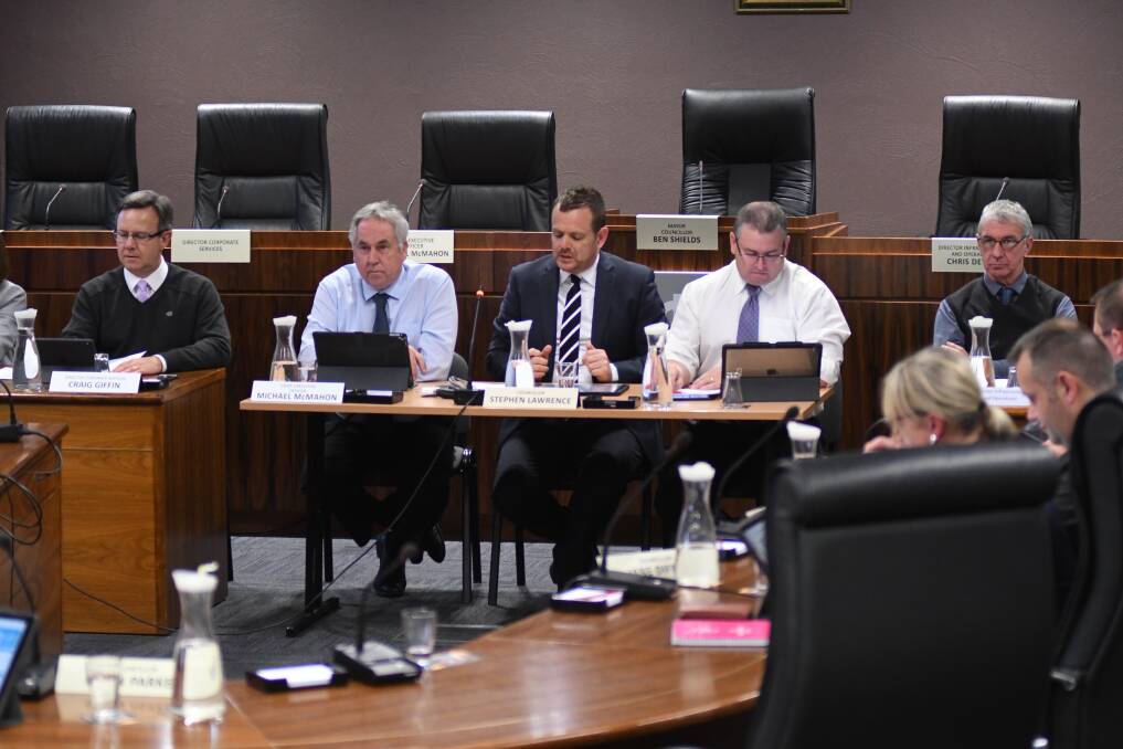 WSAP: Dubbo Regional Council chief executive officer Michael McMahon (second from left) is recommending level three water restrictions and "additional resources" to help businesses prepare Water Savings Action Plans (WSAPs). Photo: File