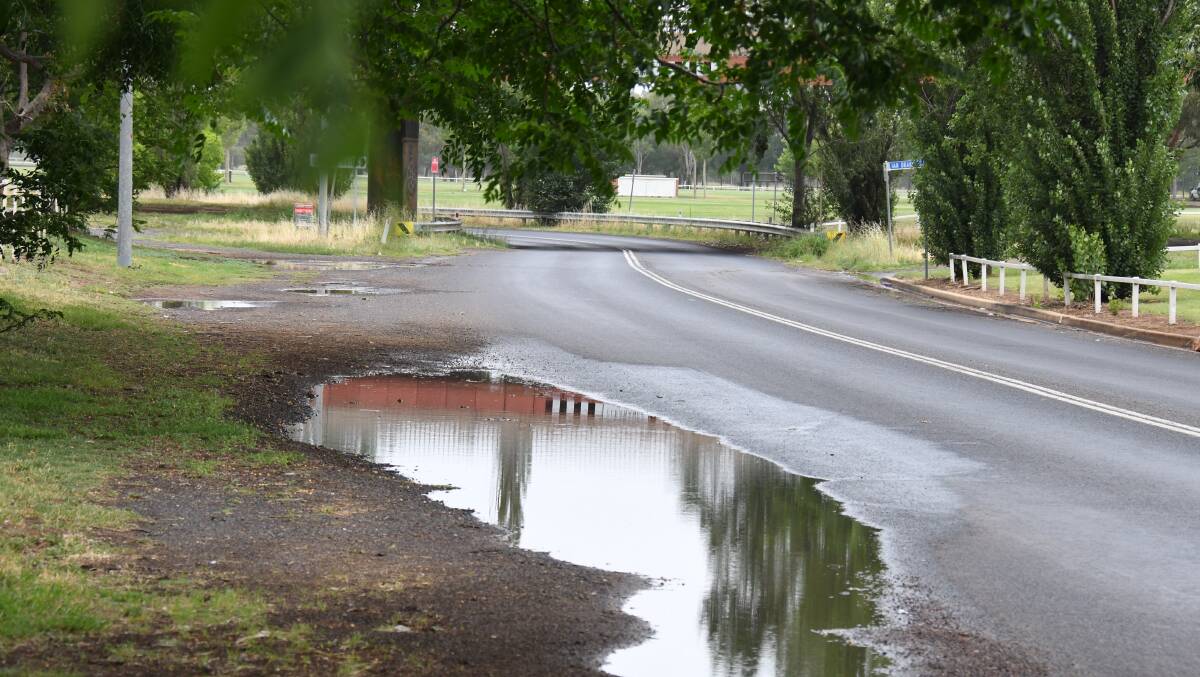 Downpours: Dubbo had received a total of 66.4 millimetres (mm) of rain for November 2018 by 3pm on Wednesday. Photo: BELINDA SOOLE