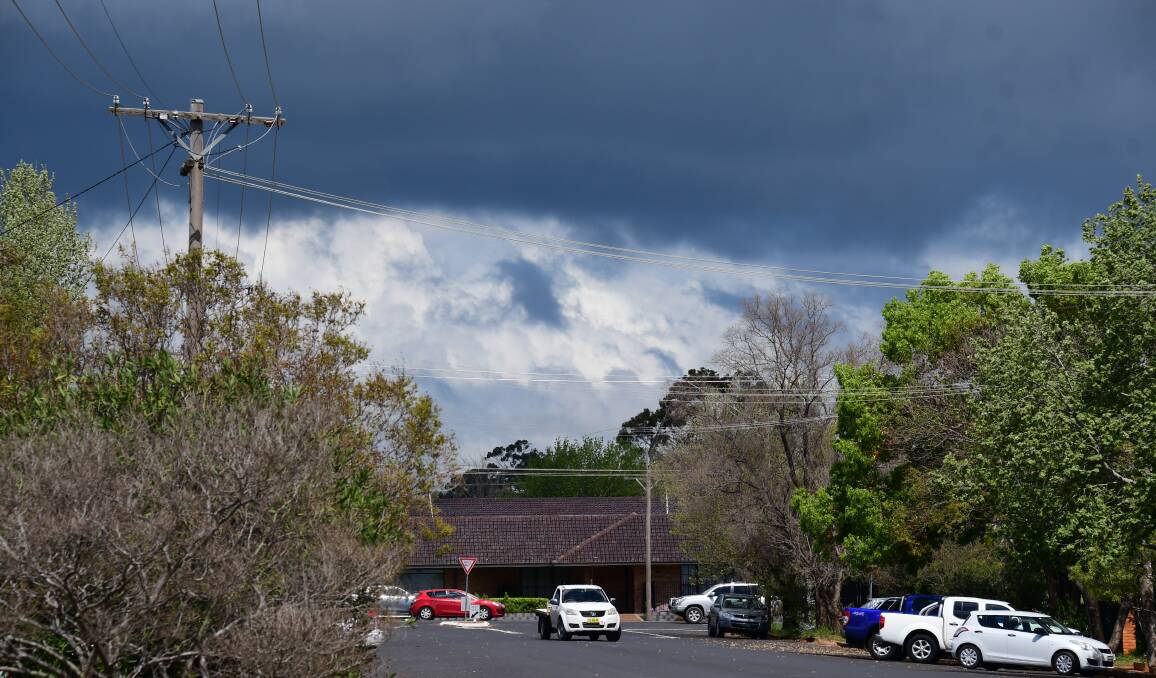 BLACK CLOUDS: The Bureau of Meteorology is forecasting thunderstorms in Dubbo from Wednesday to Sunday. Photo: AMY MCINTYRE