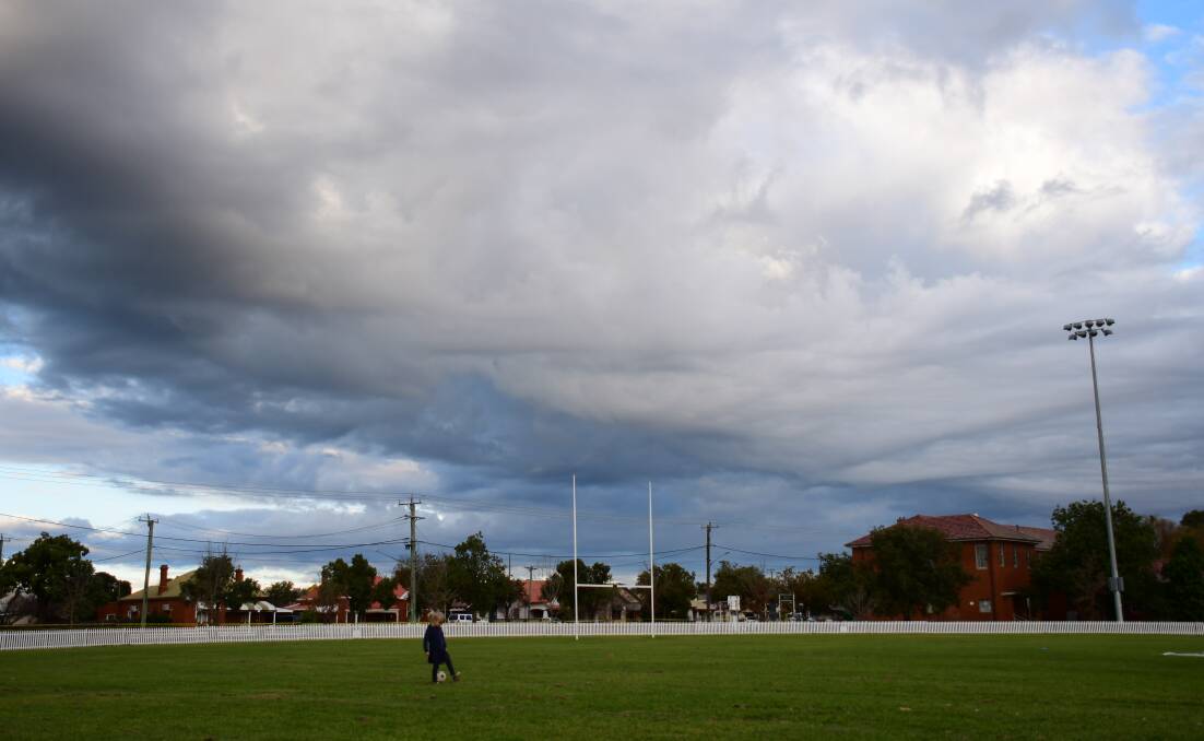 RAIN CLOUDS: Dubbo received a total of 32.6 millimetres (mm) of rain in June 2020 as compared with long-term average rainfall for the month of 48.9mm Photo: AMY MCINTYRE