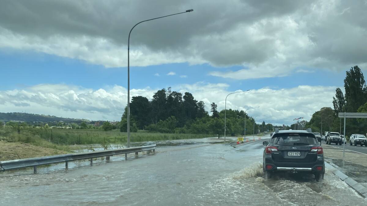 The Great Western Highway near Bunnings at 1pm, before it was shut. Photo courtesy of Shantel Roberts.
